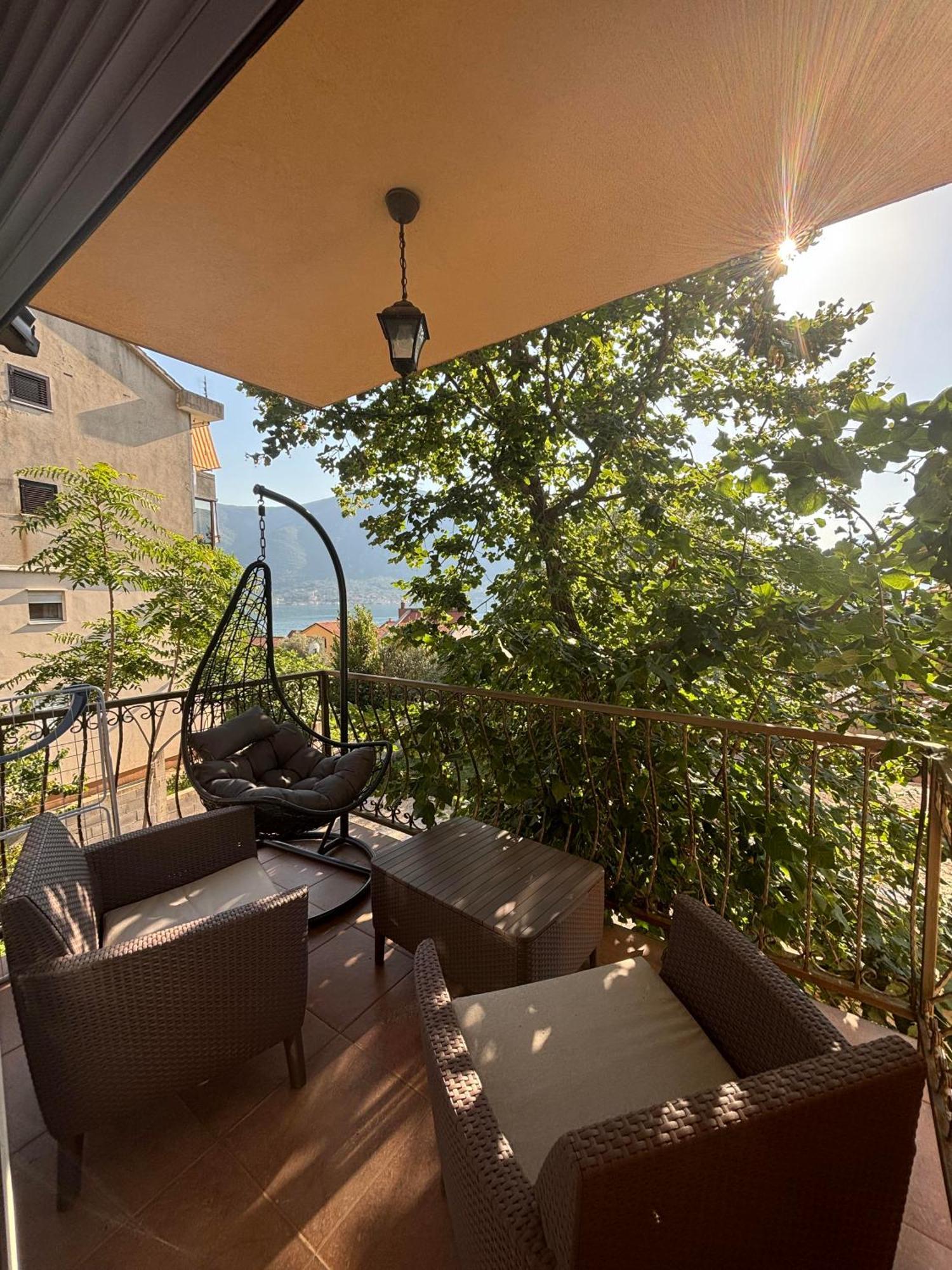 Apartments Luka Котор Екстер'єр фото