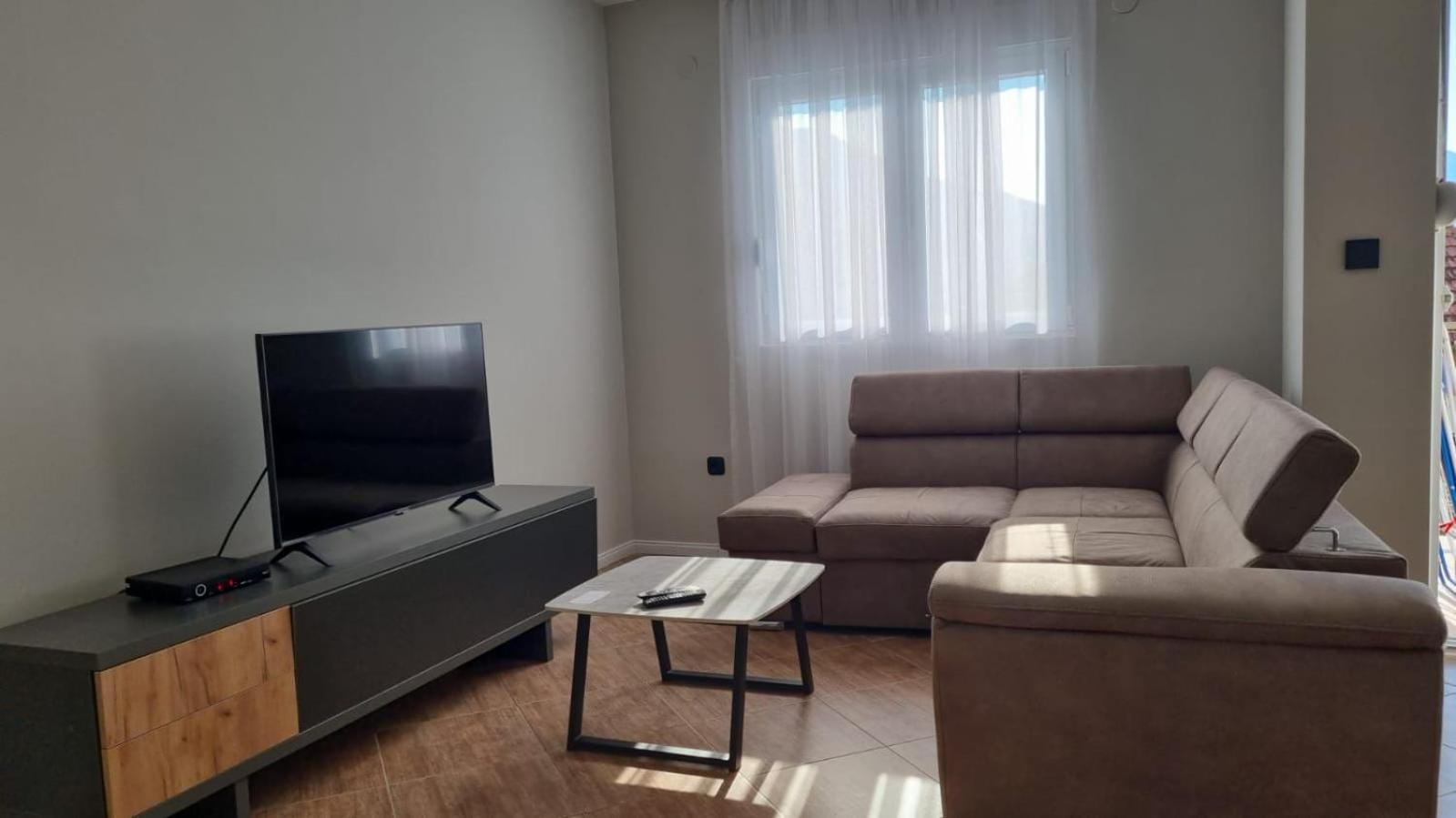 Apartments Luka Котор Екстер'єр фото